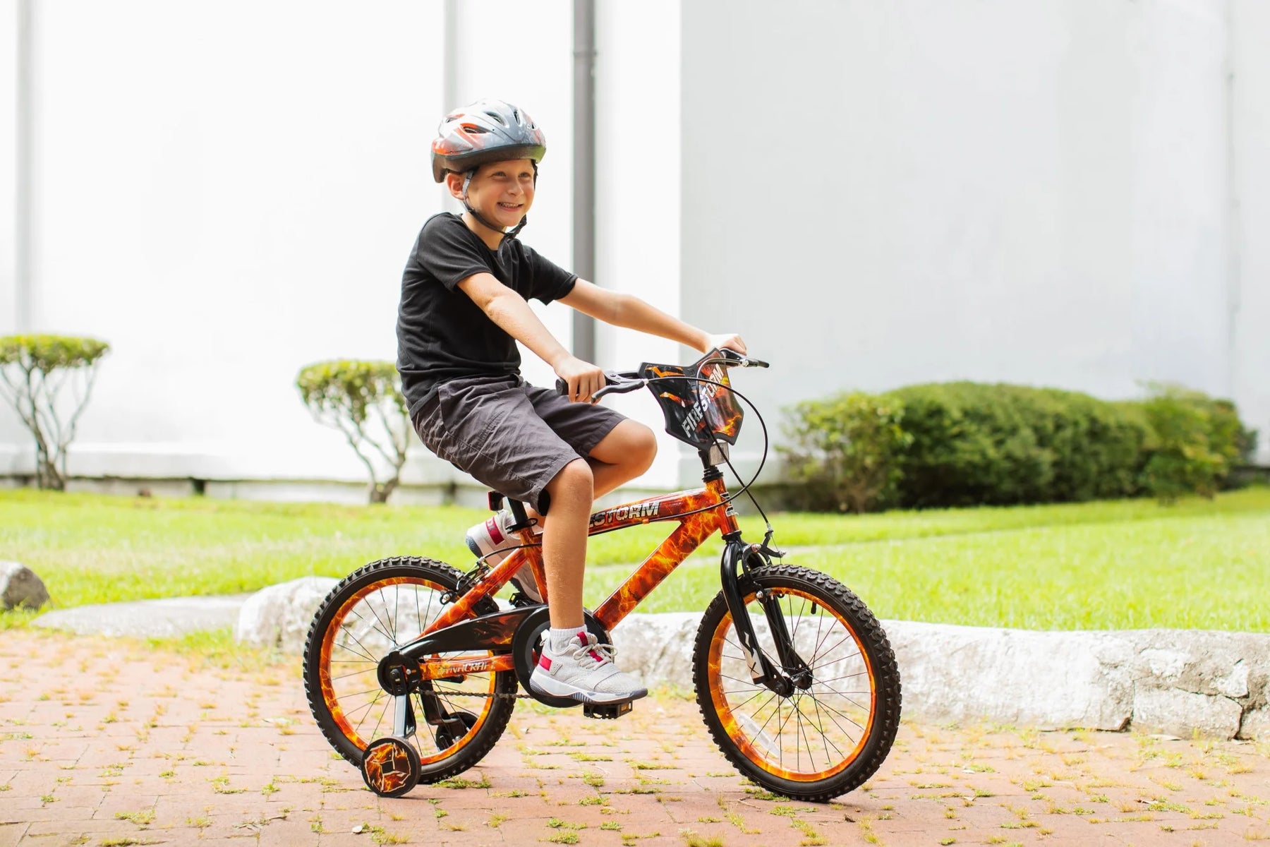 18" Dynacraft Firestorm Boys Bike, BMX, Ages 6 - 9, Durable Steel Frame - Product image 7