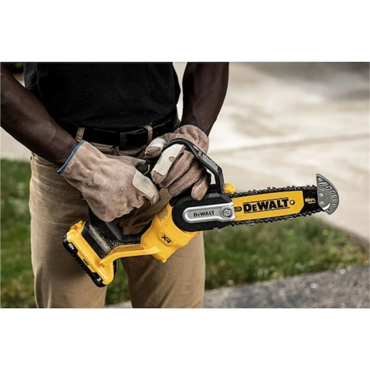 Dewalt 20V MAX 8 in Brushless Cordless Pruning Chainsaw (Tool Only) - Product image 2