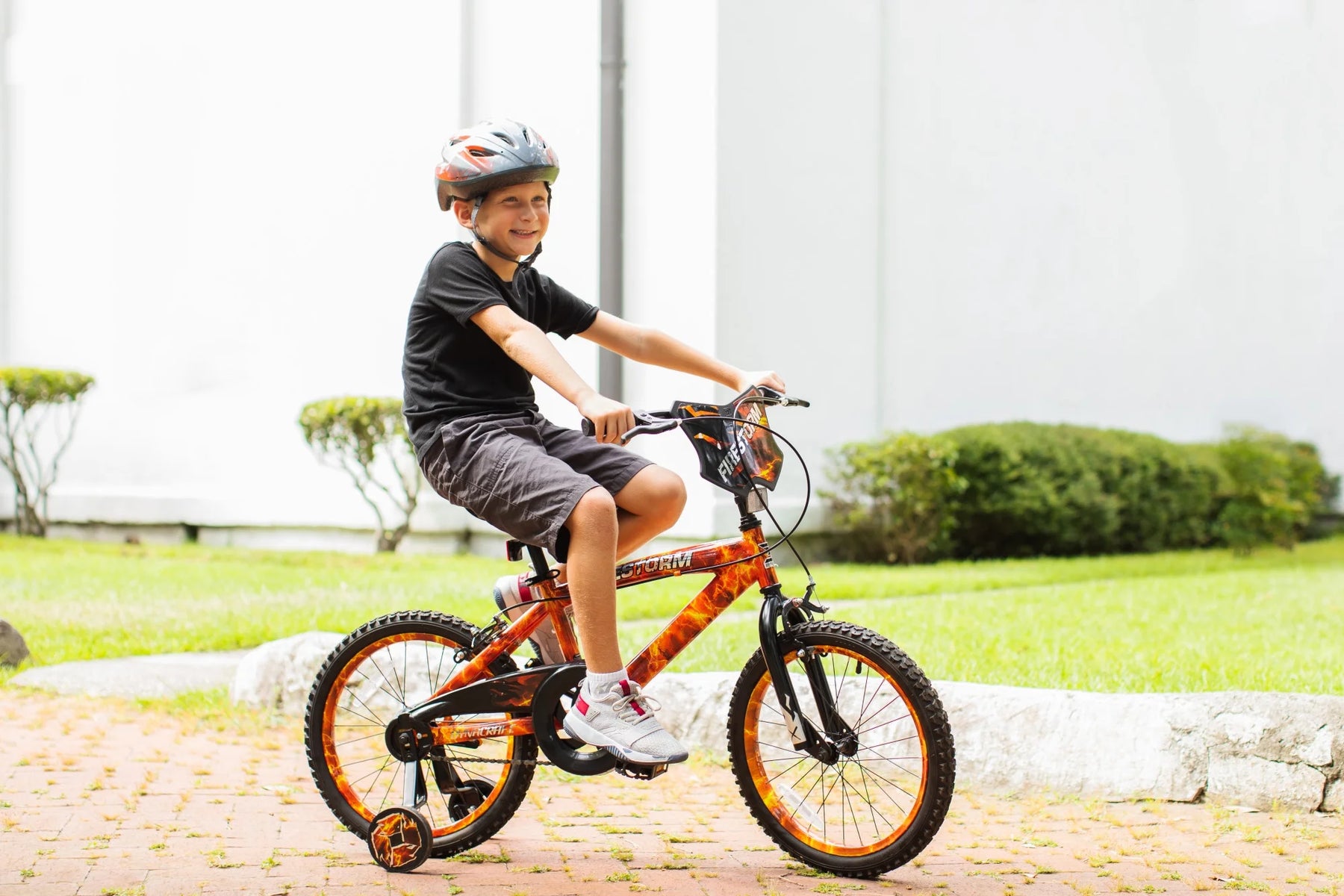 18" Dynacraft Firestorm Boys Bike, BMX, Ages 6 - 9, Durable Steel Frame - Product image 8